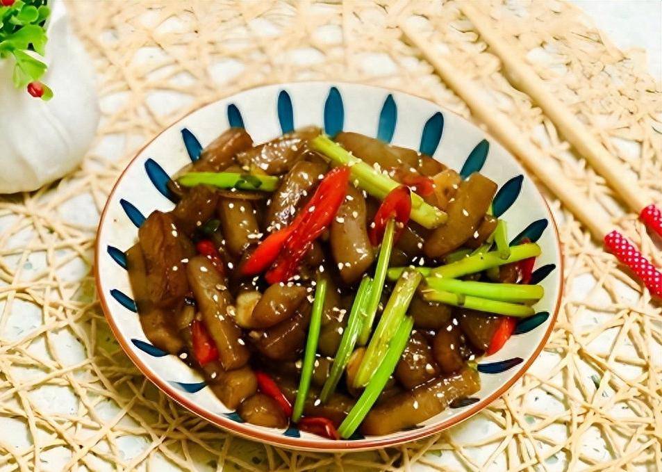 原创            夏季女生多吃这四道碱性菜，激发雌激素，抗衰老，比化妆品强！