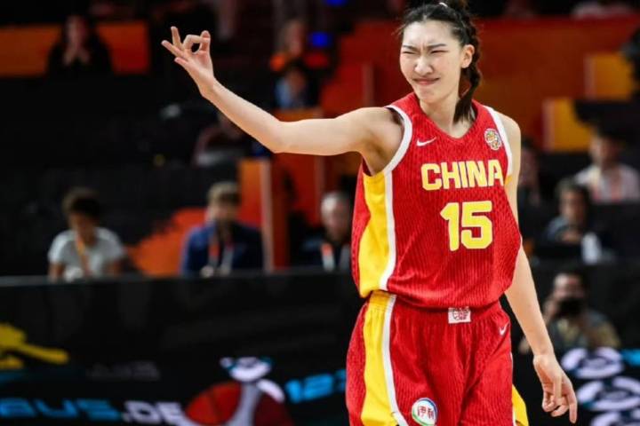 中国女篮为什么打不了先进篮球？杨毅给出了解释