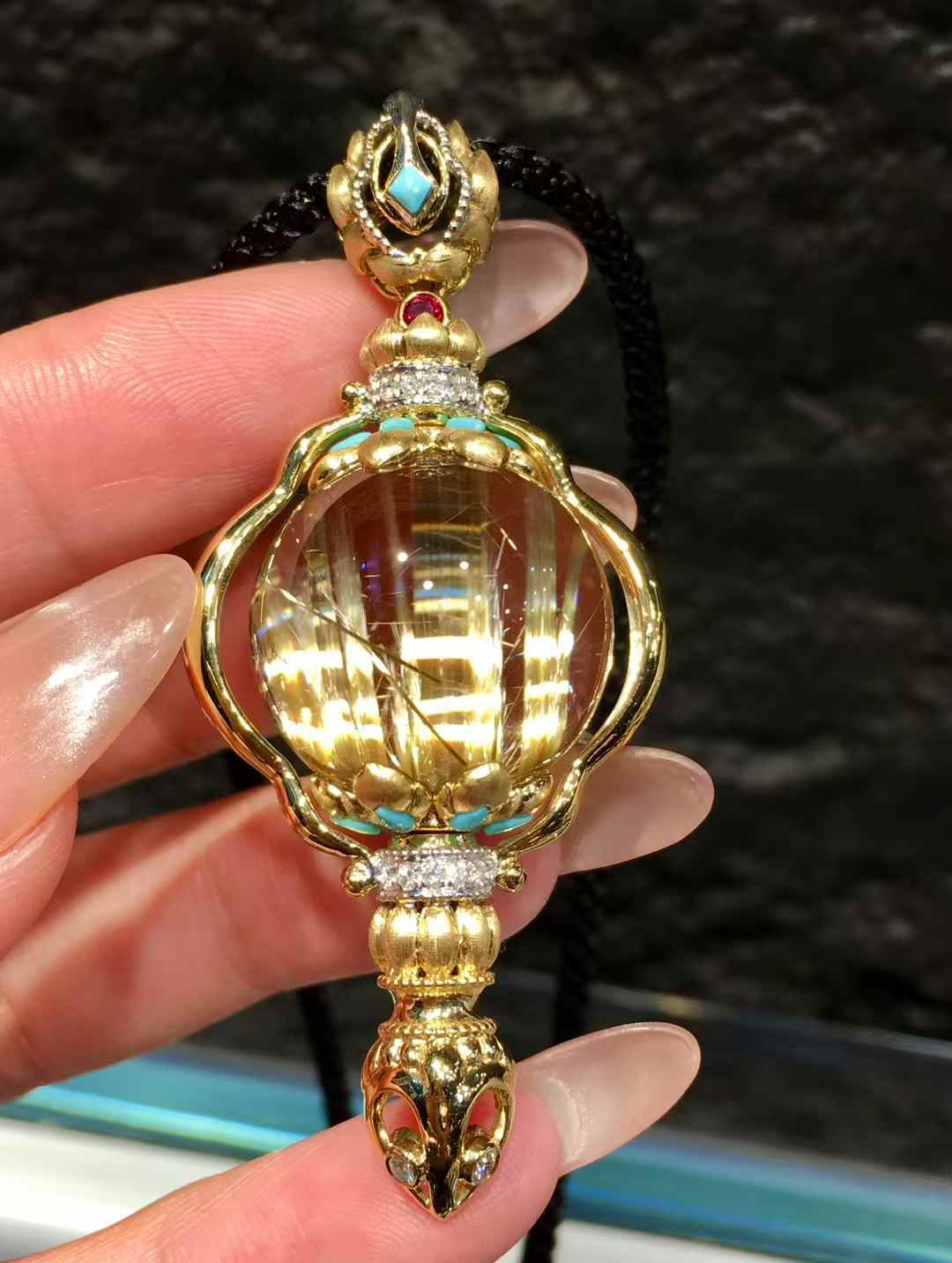 灵漠水晶是谁?东海水晶城专注金发晶、钛晶、铜发晶的精品选品服务 商业资讯 第11张 灵漠水晶是谁?东海水晶城专注金发晶、钛晶、铜发晶的精品选品服务 商业资讯 第11张