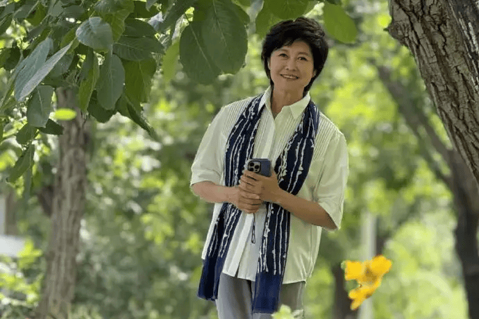 敬一丹女儿发布讣告 确认母亲因病逝世享年71岁