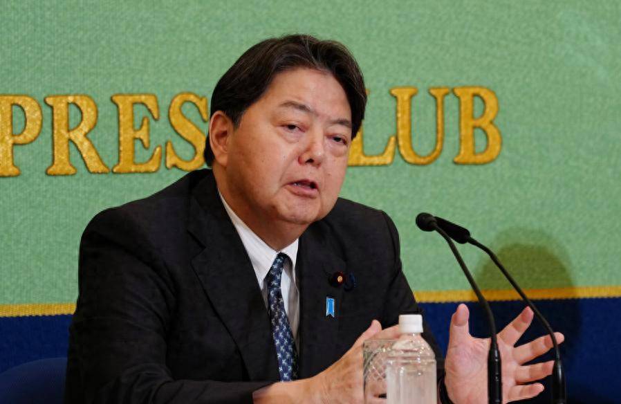 亲手铲除异己，高市早苗已经在想连任，可这个恶名，偏偏要让中国来担