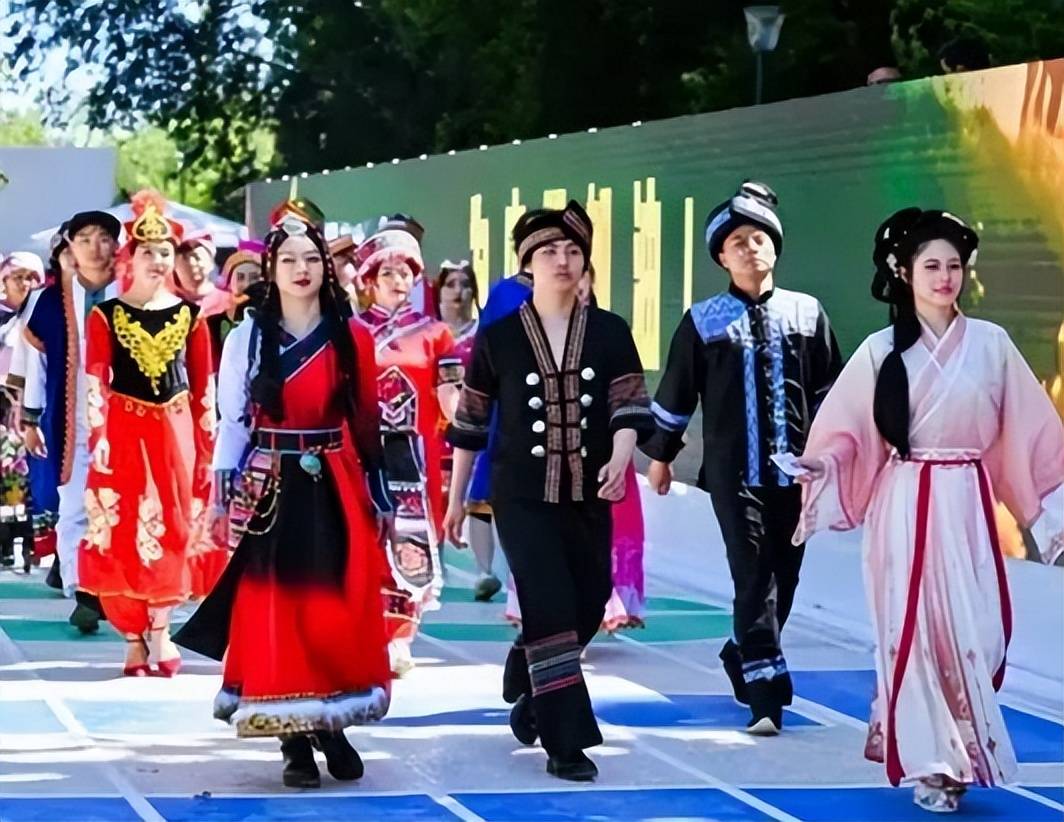 “双节”同庆，常德桃花源开启欢乐模式