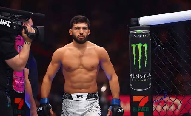 黑白直播ufc265