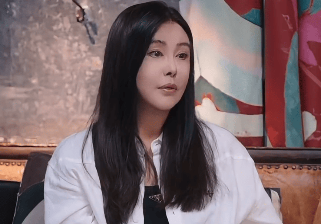王祖贤自曝与齐秦分手后24年未再恋爱：已领悟情感宿命，还完情债