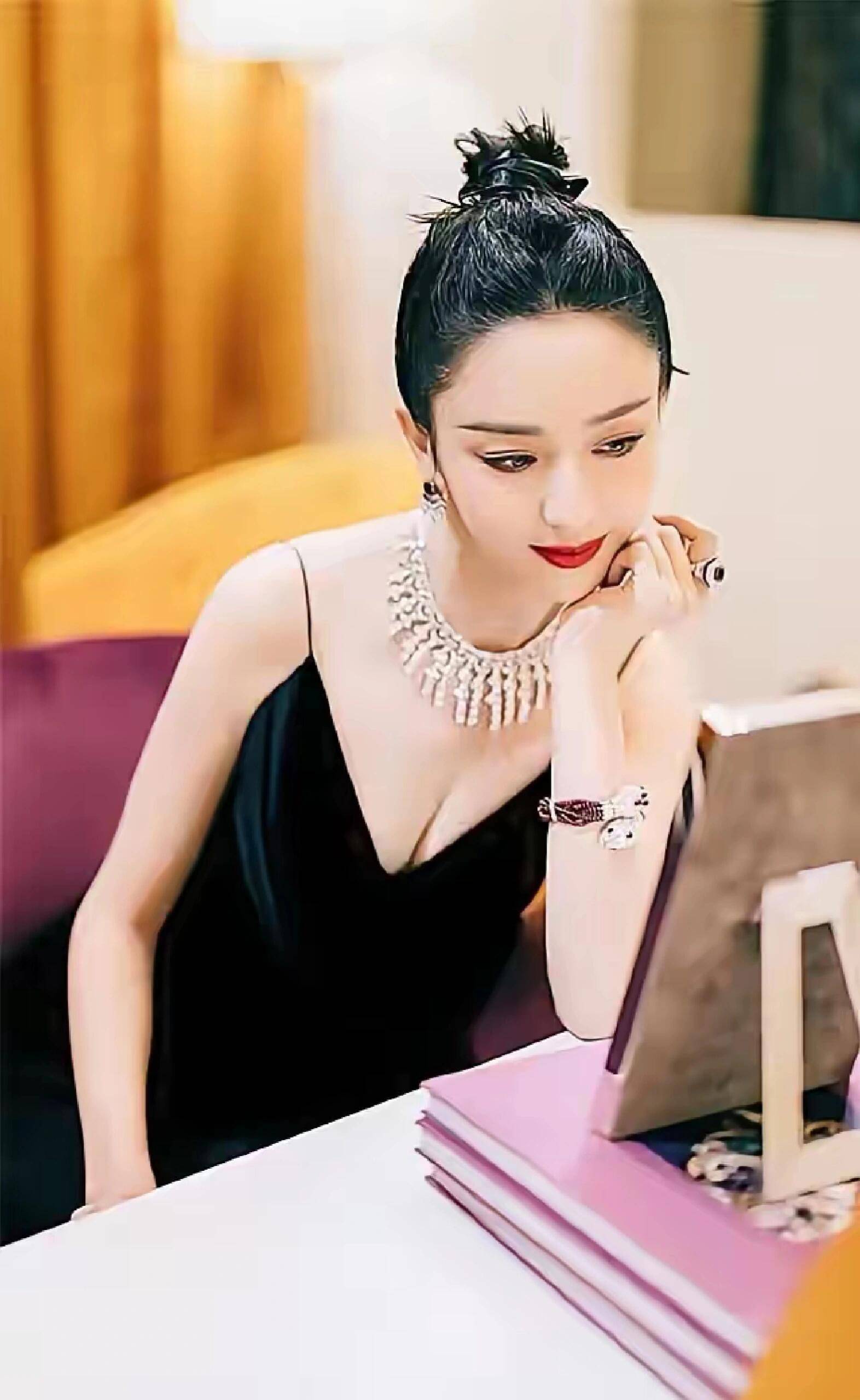 点击图片看原样大小图片
