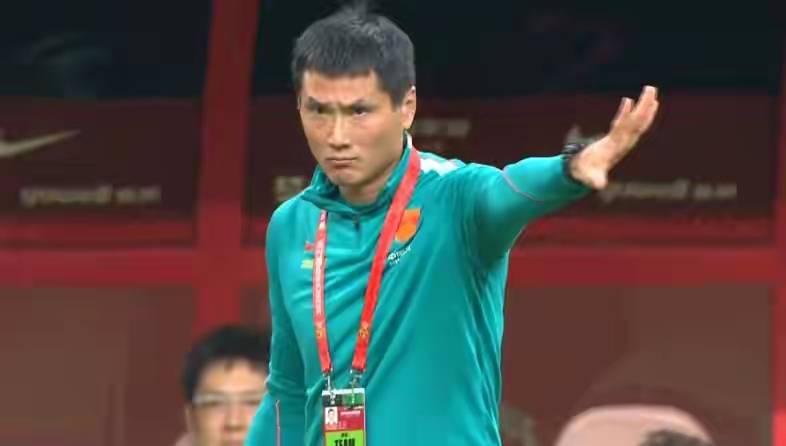 一旦邵佳一下课，中国男足新的掌门人，99%在以下三位中产生