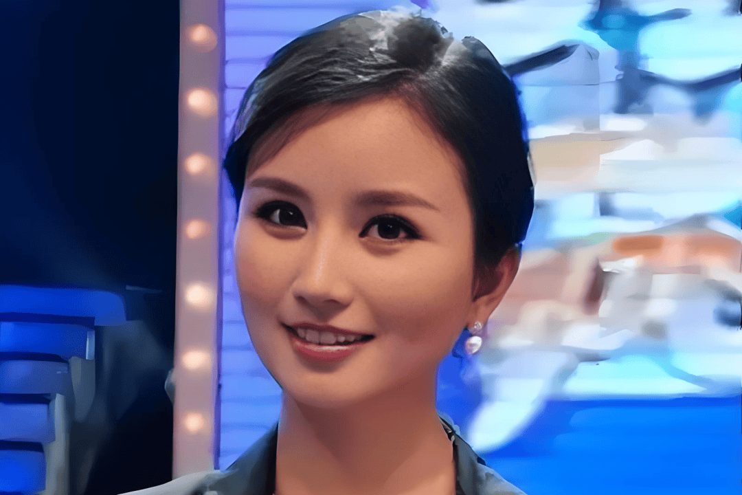 38岁主持人伏玟晓近况曝光！曾经历两段失败婚姻，如今独自抚养儿子封面图