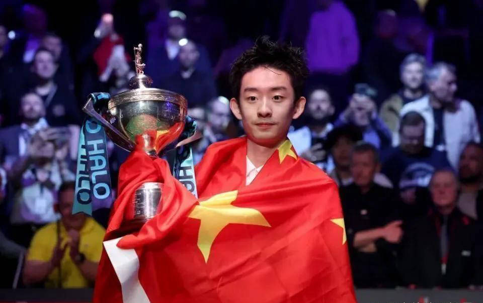 中国斯诺克再传捷报！吴宜泽与袁思俊强势晋级四强，冠军梦想近在咫尺