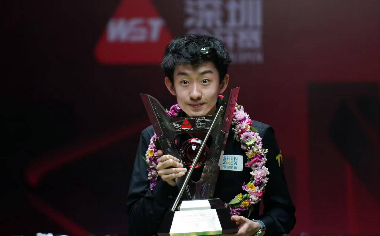 吴宜泽强势回归！与赵心童争夺世界第一，瞄准斯诺克三大赛冠军