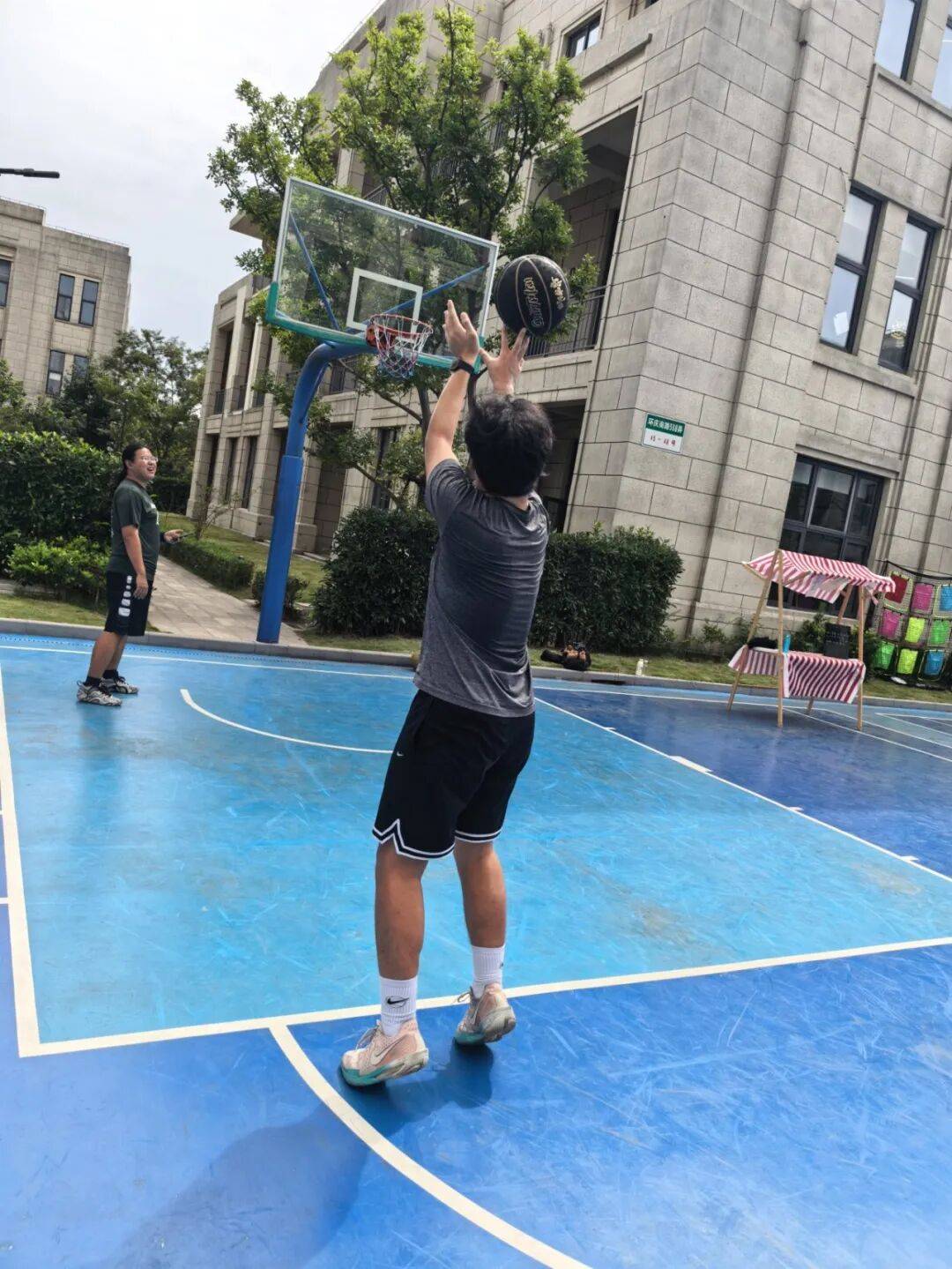 篮球.jpg