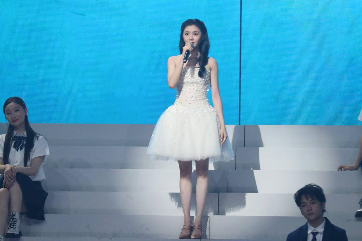 周深开场惊艳四座 檀健次燃炸舞台 2026美好奇妙夜众星璀璨