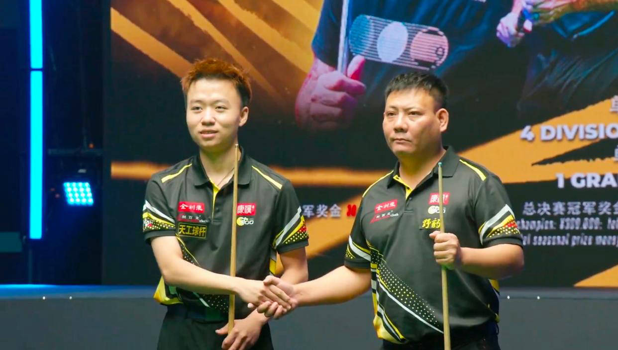 斯诺克900公开赛长沙站决赛首阶段结束，江俊暂以2-7落后于郑宇伯