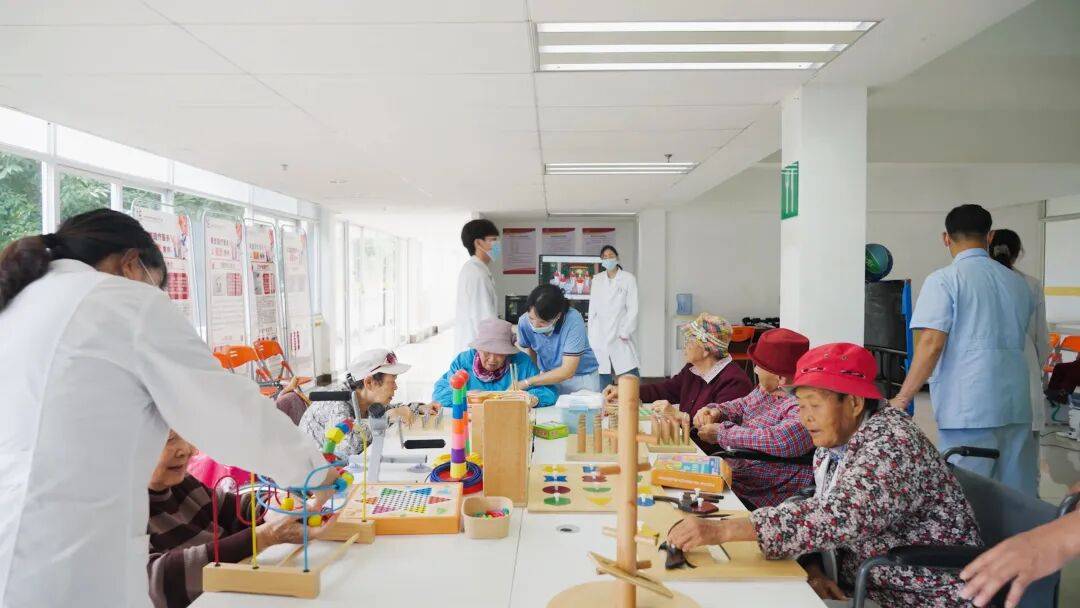我国60岁及以上老年人口超3.23亿
