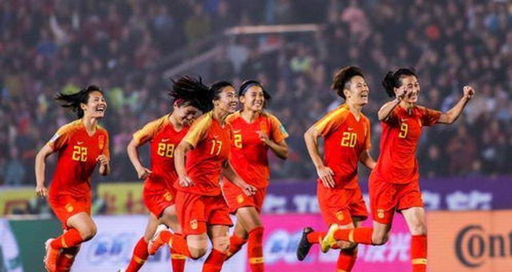 10月15日，乌克兰女足1比3不敌波兰无缘世界杯，从八强滑落，阵容深度下降