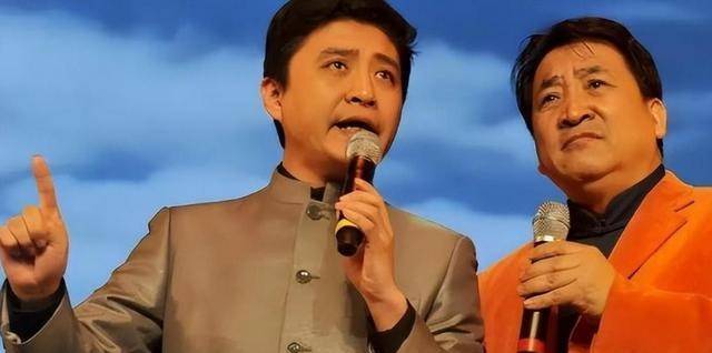 周炜拜姜昆李金斗，评论区却被骂惨：周捐人标签至今撕不掉(图2)