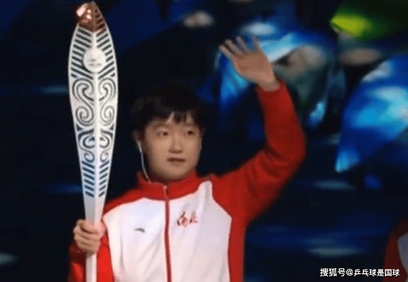 孙颖莎梁靖崑亮相开幕式，莎莎现场合唱萌翻了，省运会收视率登顶第一！
