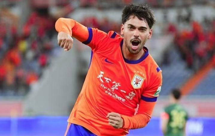 山东泰山国脚表现失常，球迷不满或将离队
