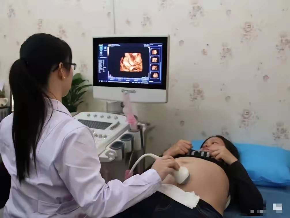 孩子出生后多处畸形，父亲：孕检意义何在？