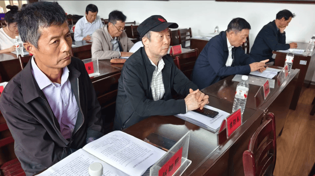 薪火赓续文脉 笔墨续写新篇——鄂州市华容区芦林风读写学会第二届换届大会圆满召开(图16)