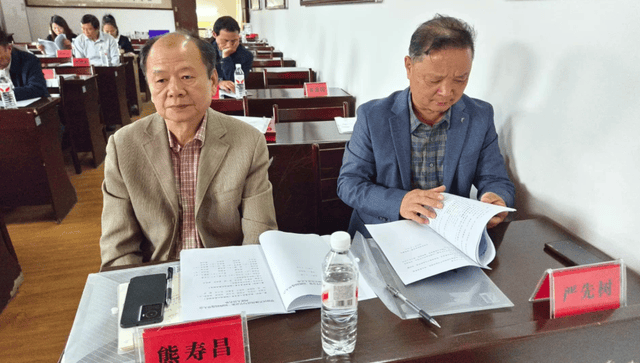 薪火赓续文脉 笔墨续写新篇——鄂州市华容区芦林风读写学会第二届换届大会圆满召开(图14)