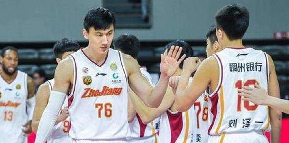 2米21余嘉豪西甲毕尔巴鄂坐穿板凳提前解约，回国浙江稠州签四年顶薪