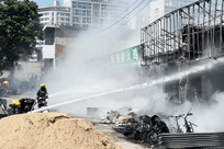 海口一装修中餐厅发生火灾致6人死亡 目击者：用灭火器扑救未果，火势迅速蔓延