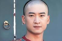 55岁周杰未婚未育，父母已离世，一天只吃一顿饭，自称无家可归