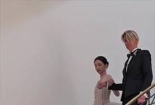 周也戛纳红毯出发，谁懂这一刻的含金量，也子美得毫无对手~