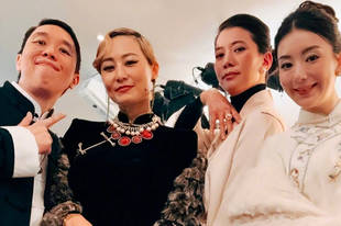 郭富城带妻子参加聚会 方媛与袁咏仪合影