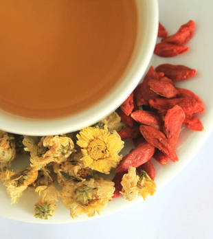 菊花茶再度火爆！研究发现：夏季喝点菊花茶，或有3个健康益处