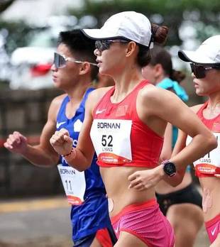 亚运会丨田径——杨柳静夺得女子半程马拉松竞走冠军