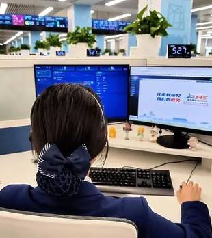 比景点更出片！一条热线的“听劝”修养，藏着北京最美的样子