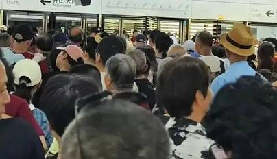 “能看海的地铁”试乘首日挤爆了，运营方紧急提醒