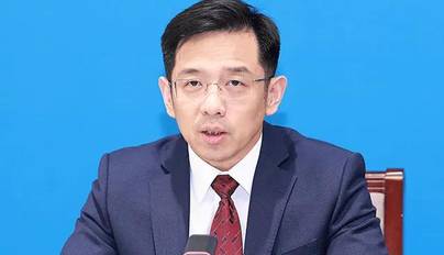 王磊：让技术成为教师手中的“智慧烛台”