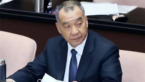 美军被爆驻台，解放军舰机扑向台海！美会保台吗？邱国正披露实情
