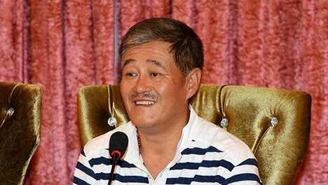 赵本山两段婚姻四子：赵铁蛋因病离世，龙凤胎将承继亿万家产