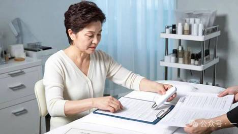 从老人积蓄到员工信用卡 莎蔓莉莎13亿诈骗如