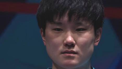 孙颖莎独得2分救主，王曼昱决胜盘零封早田希娜！国乒女团1-2落后3-2逆转日本夺7连冠，张本美和赢王曼昱却遭莎莎横扫
