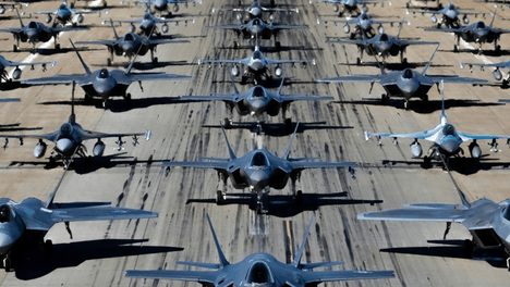 美军动真格了：25架F-35A在中国“后院”大象漫步，随时介入台海