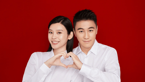 众人都误会了！奚梦瑶何猷君官宣婚礼，6月1日举行 奚梦瑶与何猷君历经七年，于2026年在法国举办婚礼，以“承诺如约而至”为主题，圆满兑现爱情约定，展现深情与用心。
