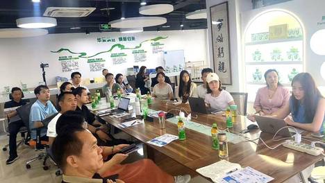 木十五科技创始人宋金龙受邀出席郑州营销行业协会 AI 专题研讨会，校友结缘共探组织数智升级！