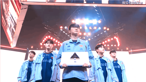 EWC：BLG和GEN双双发力，淘汰T1和SEN，晋级淘汰赛