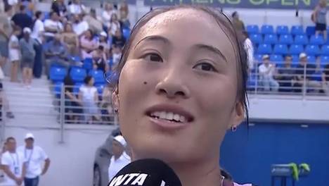 7月17日：轰13记ACE晋级！随着郑钦文2-0米契奇顺利晋级，郑钦文和教练组