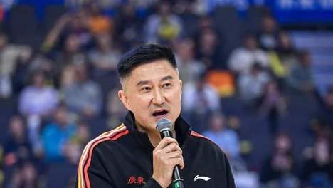 广东男篮大洗牌！杜锋离任+杜润旺加盟南京，三连冠功臣仅剩两人