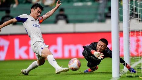 0-2爆出中超大冷门！申花两进球全被吹，天津7分钟两连击锁定胜局