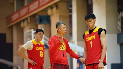 曾凡博再度进出国家队，引发争议：无意义的征召让人担忧