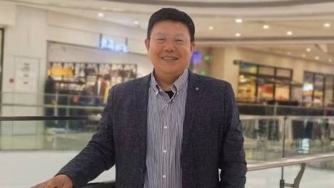 八一，向前！向前！向前！