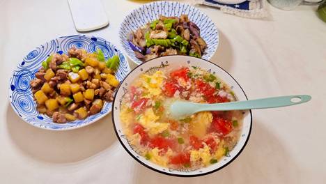 自己买菜做饭，真的比外卖实惠好吃