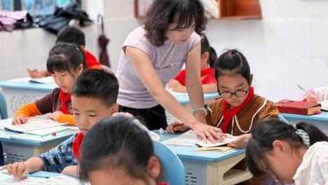 今天，听老师们说说心里话 ——彭州市总工会教师节走近基层教师