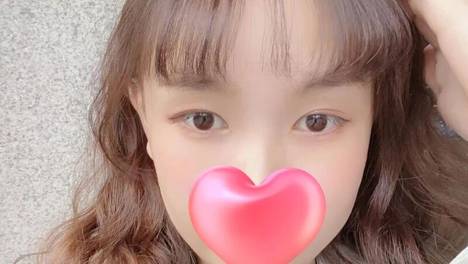 00年元气少女，精致漂亮，俏丽可爱的小姐姐